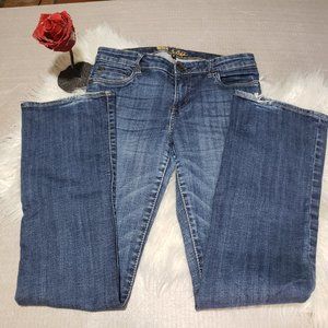 KUT from the KLOTH jeans style: KP011MB5 slight distress